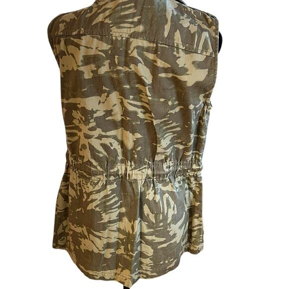 Decree women’s  M camo vest with jewels on collar, NWT - Picture 8 of 12